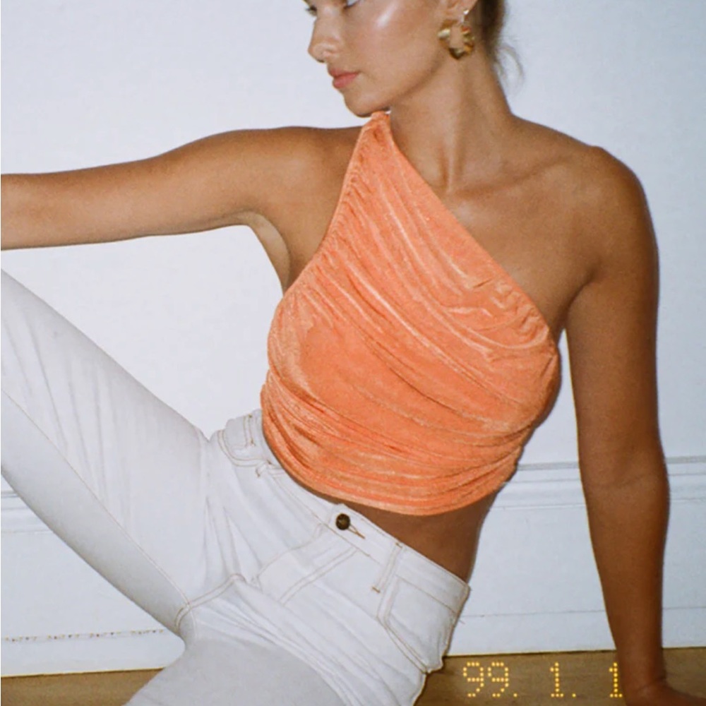 One shoulder top - Picture 2 of 6